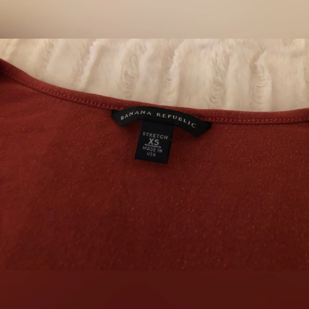 Banana Republic Ruffled Ruched Top - Picture 6 of 6